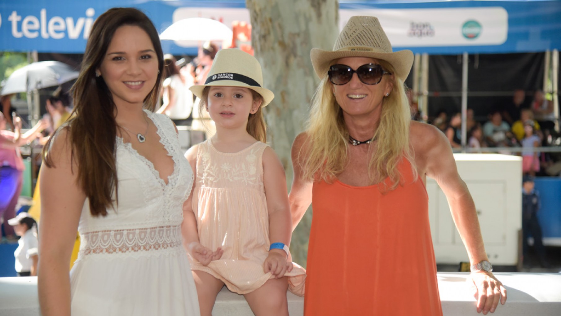 Juliana Damelio, Natalí Márquez y Alma.