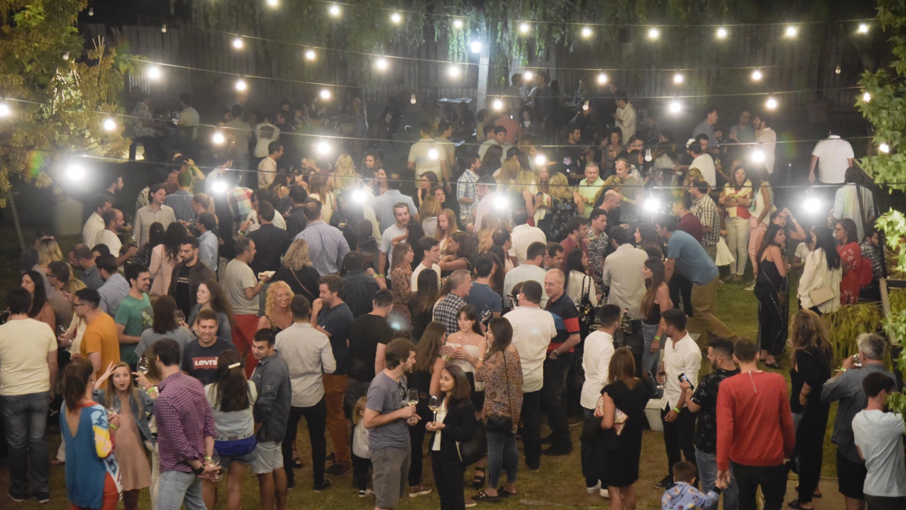 Feria de vinos de “Productores Amigos” en República