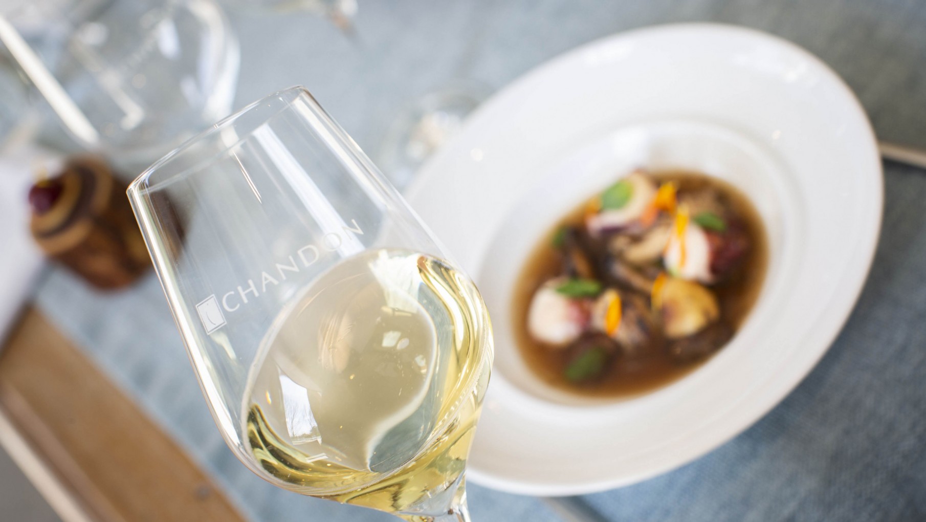 Deliciosas opciones para almorzar con espumantes