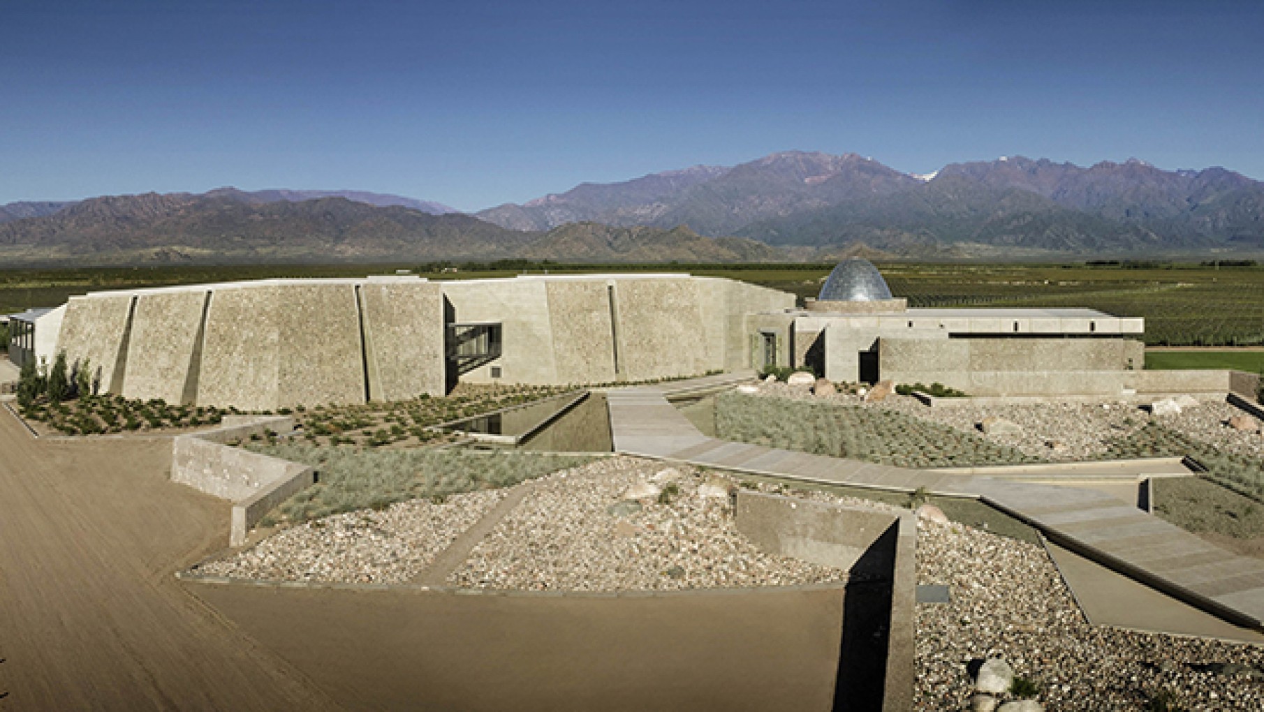 Zuccardi inauguró su bodega en Valle de Uco