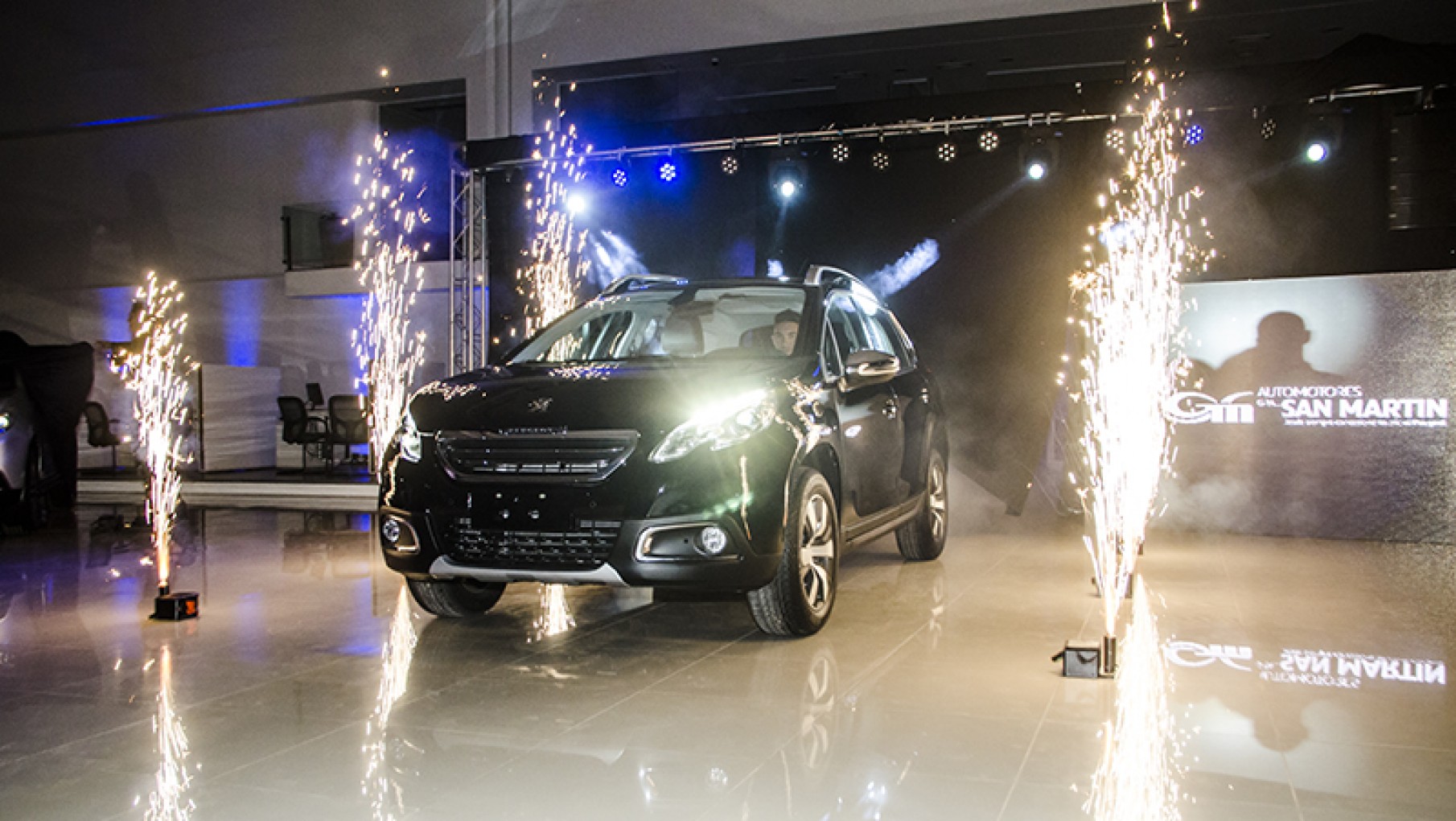 Automotores General San Martin presentó el nuevo León que llegó a Mendoza