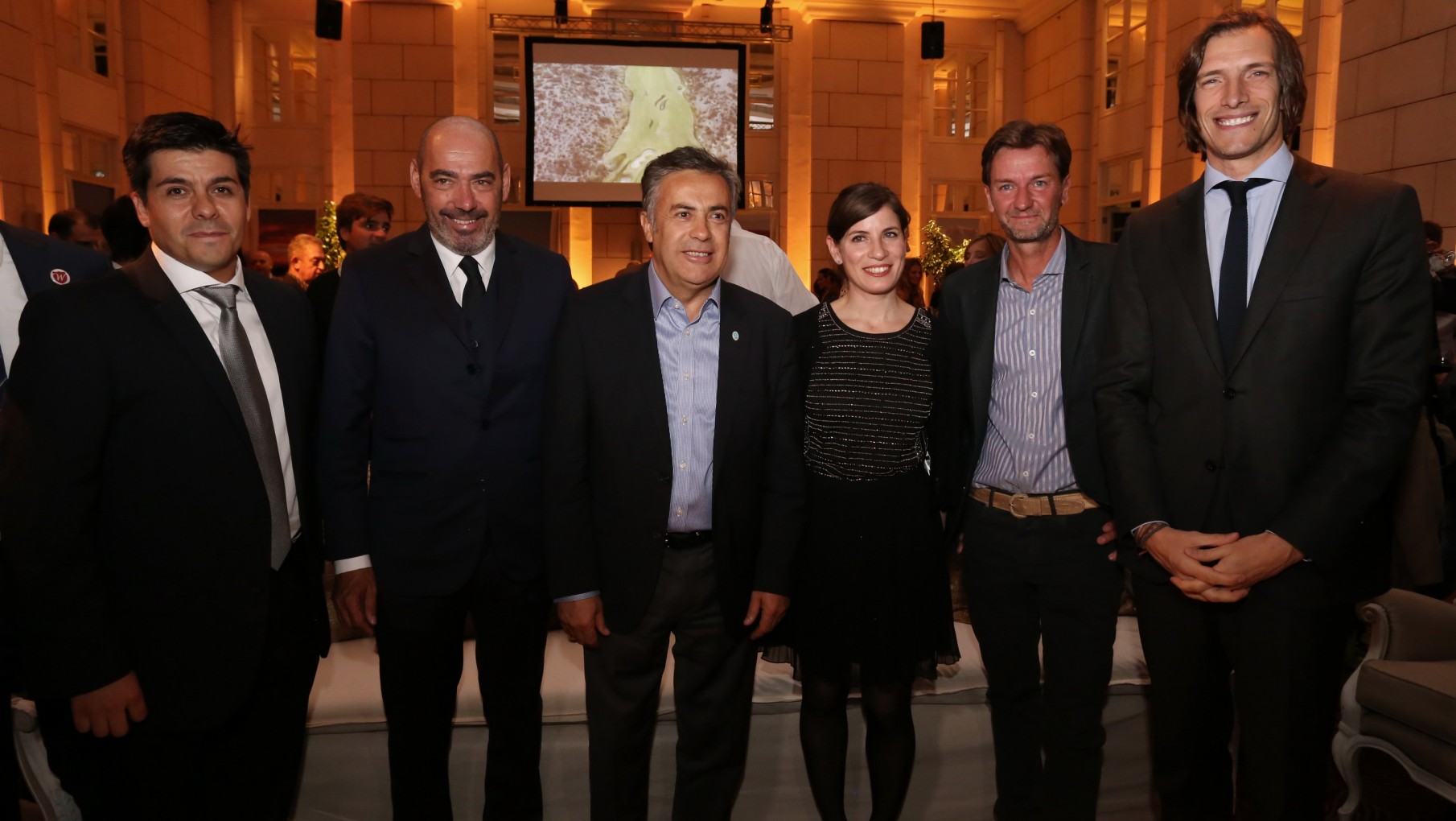 Nicolás Roldán, Venerando Lamelas, el Gobernador Alfredo Cornejo, Paz Levinson, Matías Michelini e Iván De Pineda fueron los grandes protagonistas de la noche de lanzamiento de Bodega Can Pedra en Park Hyatt Mendoza.