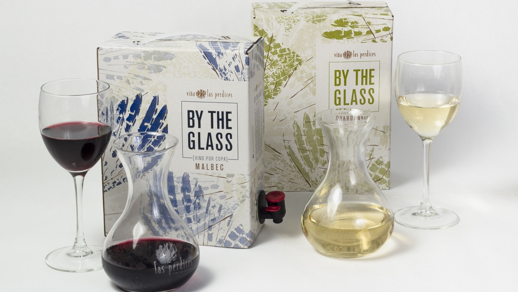 El vino por copa se llama «By the Glass» Las Perdices Chardonnay 2016