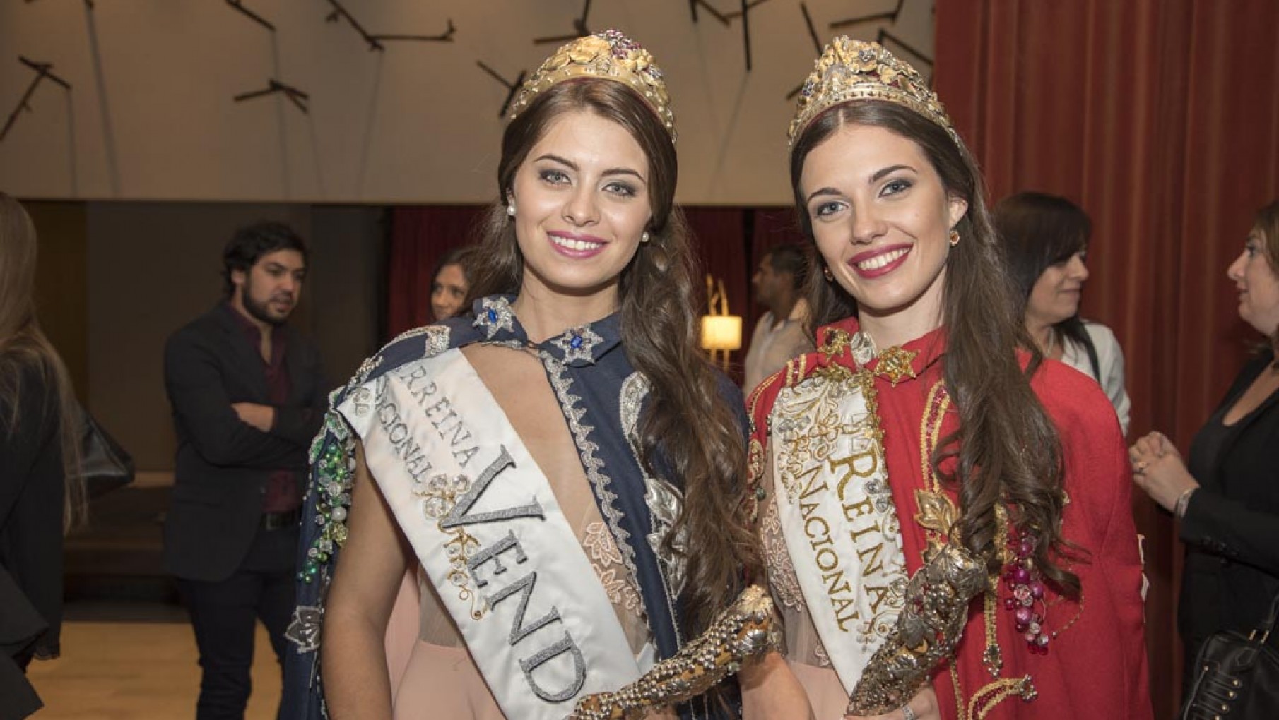 Las reinas vendimiales tuvieron su bienvenida en Arena Maipú