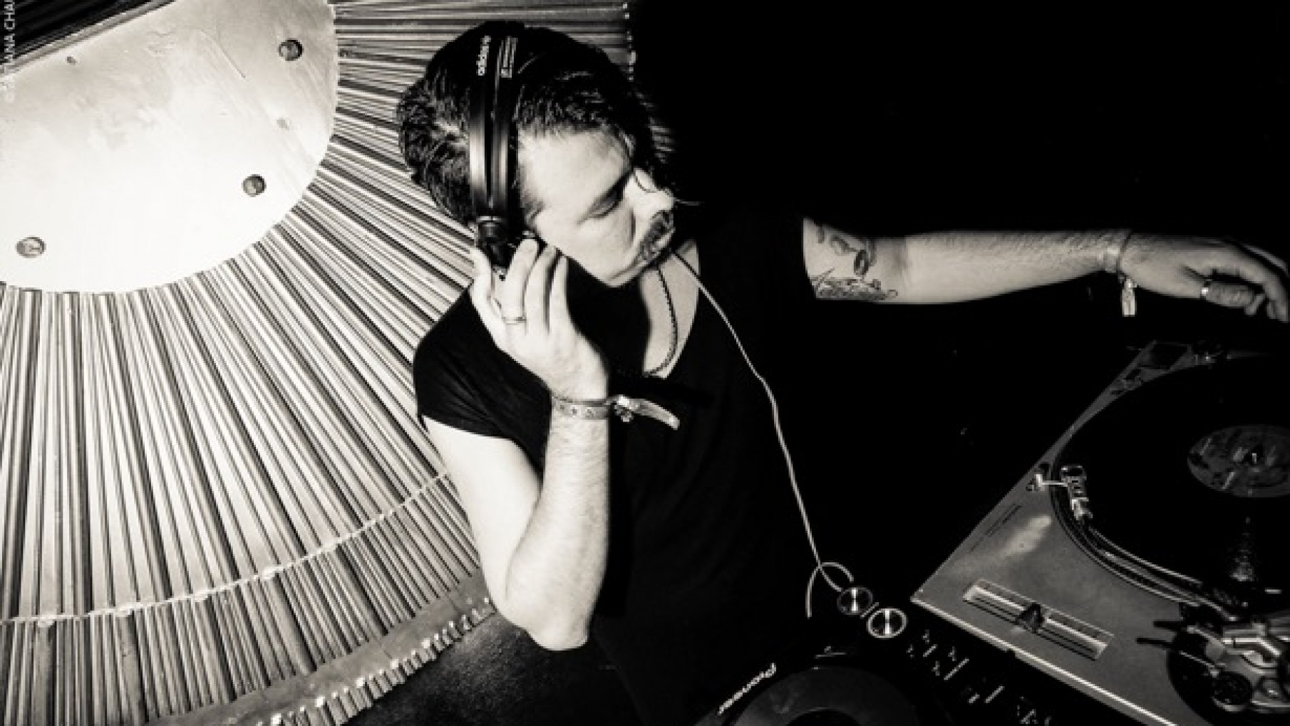 DJ Ale Castro lanza al mercado Love & Loops Record: primer sello discográfico en formato vinilo de Cuyo