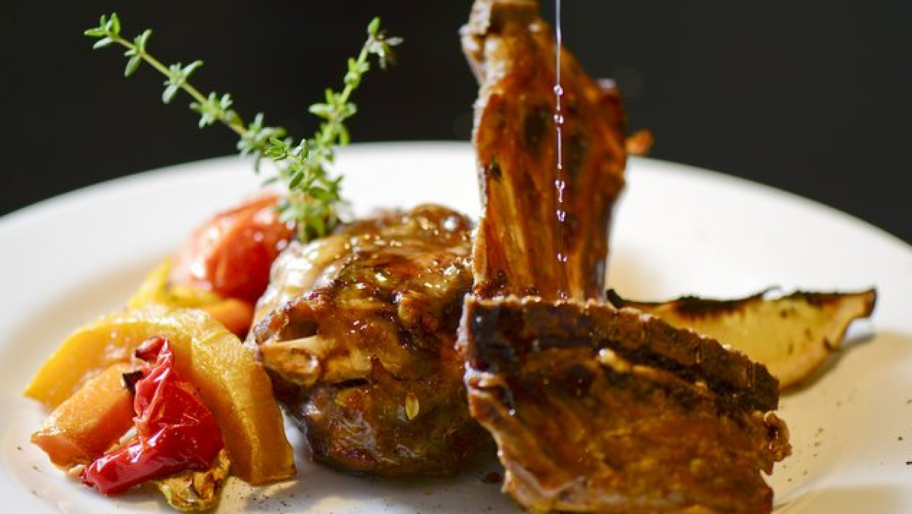 Vení, vamos a comer chivo mendocino…