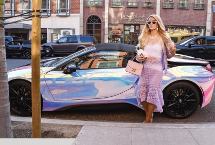 Paris Hilton ha tenido a lo largo de su vida varios autos deportivos de las más reconocidas marcas. 